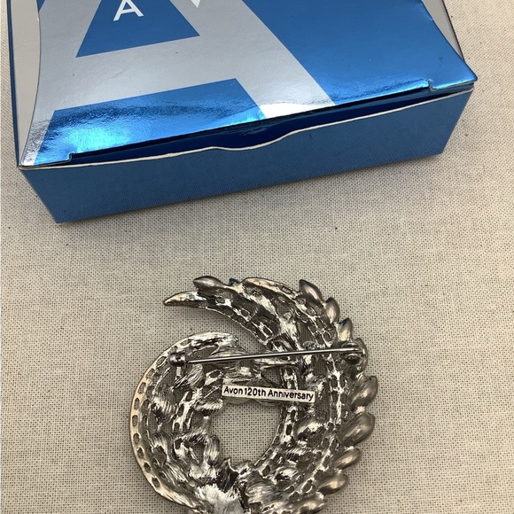 Avon 120th Anniversary Silver and Deep Blue Brooch - Picture 3 of 4